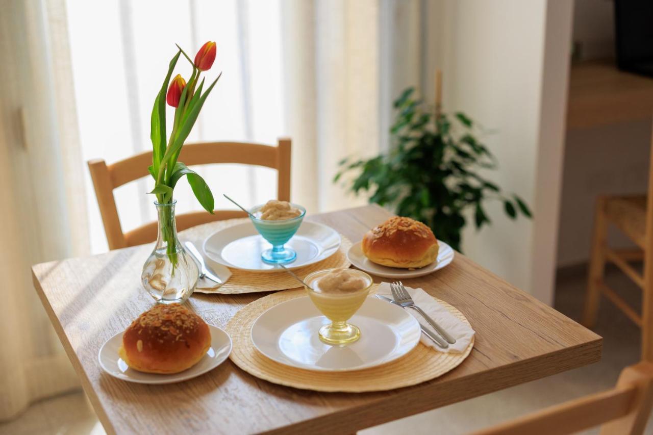אבולה Miramare Rooms B&B מראה חיצוני תמונה