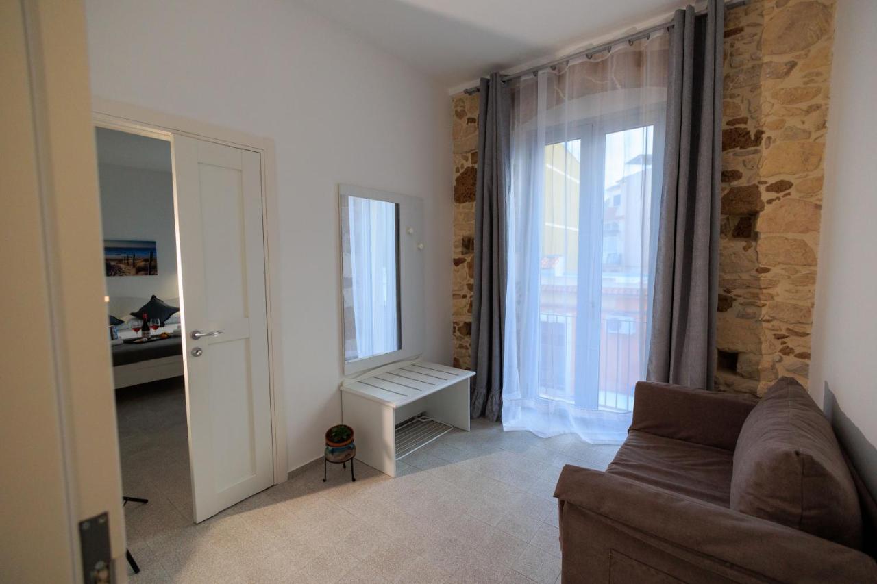 אבולה Miramare Rooms B&B מראה חיצוני תמונה