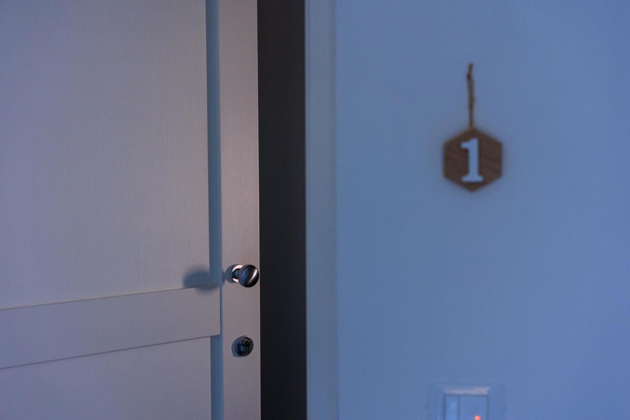 אבולה Miramare Rooms B&B מראה חיצוני תמונה