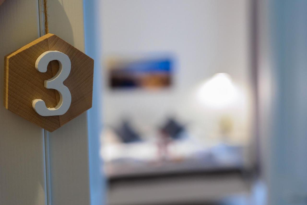 אבולה Miramare Rooms B&B מראה חיצוני תמונה