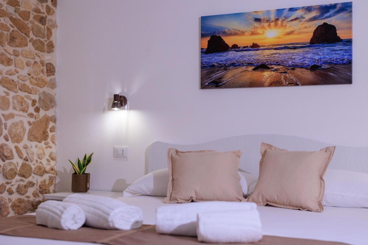 אבולה Miramare Rooms B&B מראה חיצוני תמונה