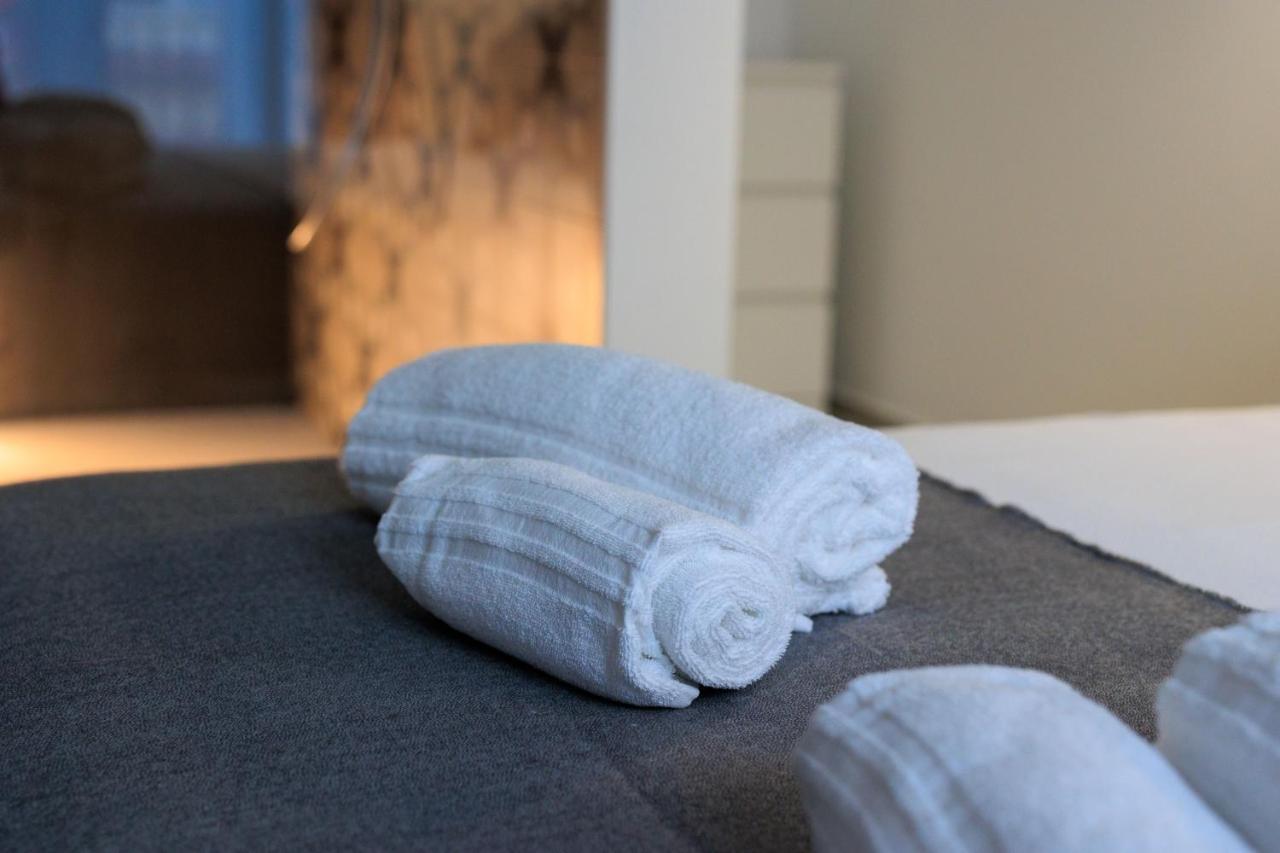 אבולה Miramare Rooms B&B מראה חיצוני תמונה